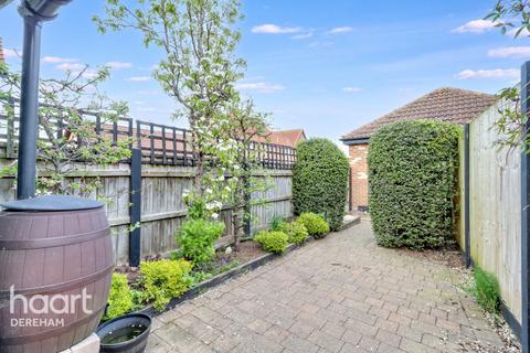 2 bedroom terraced house for sale, Honeysuckle Drive, Dereham