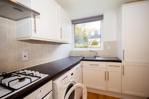 2 bedroom terraced house to rent, Newton Court, Perrymount Road, Haywards Heath