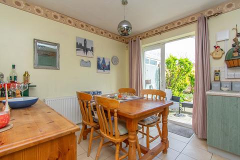 6 Ambleside Way, Leicester, LE2 9GJ