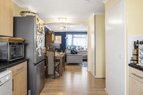 2 bedroom maisonette to rent, Mansford Street, London, E2