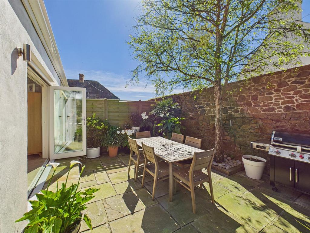 CAM04099 G0-PR0086-STILL012.jpg