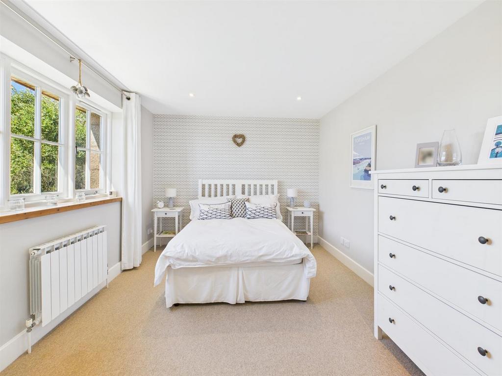 CAM04099 G0-PR0086-STILL004.jpg