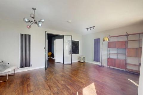 3 bedroom maisonette to rent, London E20
