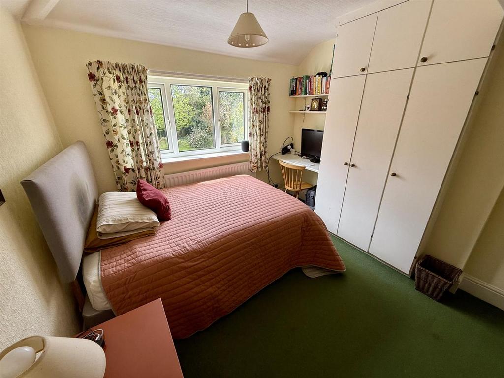 BR49 Bed2.jpg