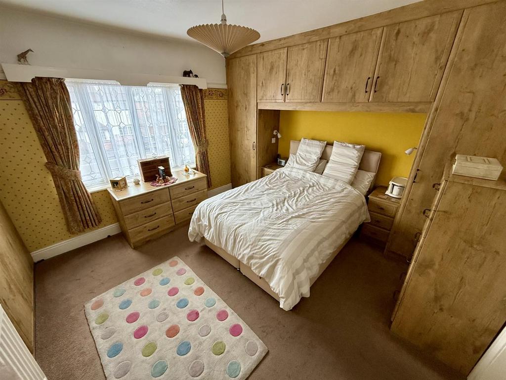 BR49 Bed1.jpg