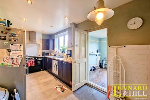 11 Usk Road, Aveley, South Ockendon, RM15 4PB