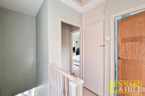 11 Usk Road, Aveley, South Ockendon, RM15 4PB