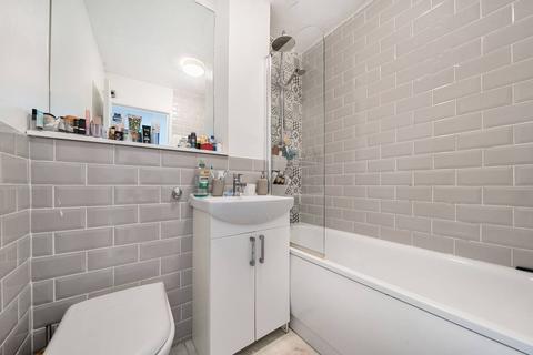 1 bedroom flat for sale, Rectory Lane, Furzedown, London, SW17