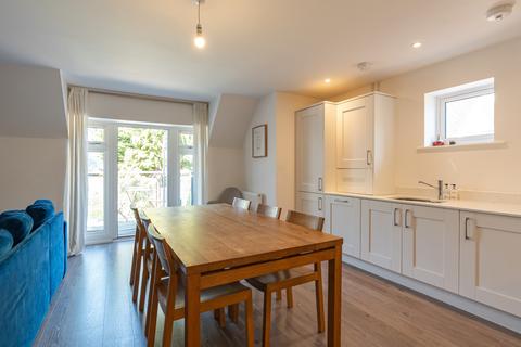 2 bedroom apartment to rent, The Gables, 6 Cumnor Hill, Oxford, Oxfordshire, OX2