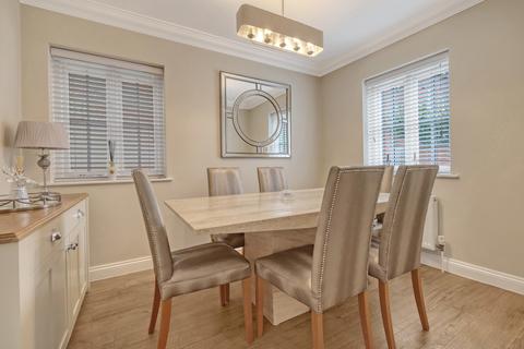 4 bedroom detached house for sale, Prower Close, Billericay, CM11