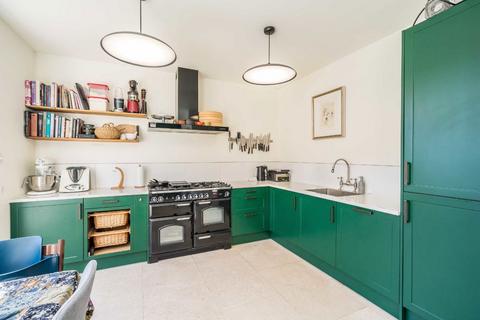 4 bedroom terraced house for sale, Donnybrook Road, London SW16