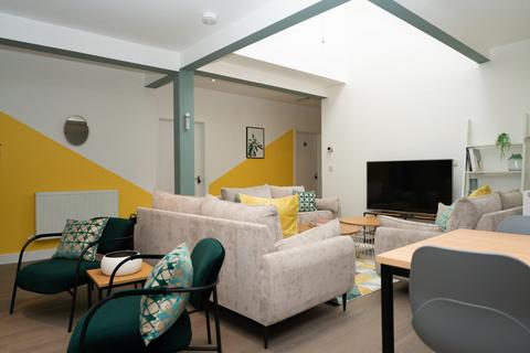 3 bedroom flat to rent, EILEEN GROVE, Manchester M14