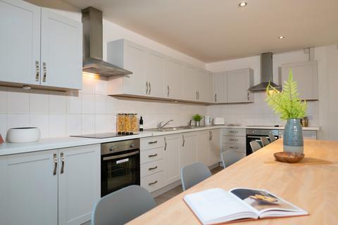 3 bedroom flat to rent, EILEEN GROVE, Manchester M14