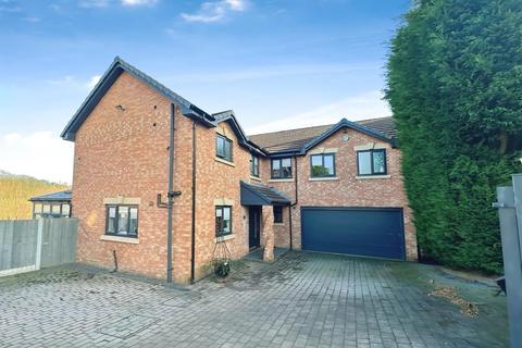 4 bedroom detached house to rent, Drywood Avenue, Worsley, Manchester, M28