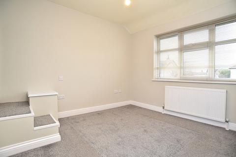 2 bedroom end of terrace house to rent, Church Avenue, Harrogate, HG1 4HG
