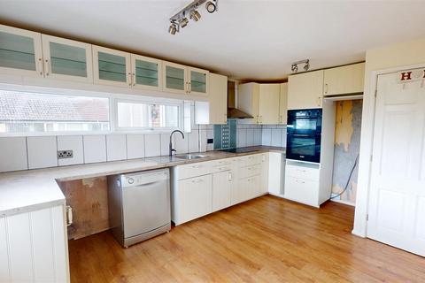 3 bedroom semi-detached bungalow for sale, Windmill Crescent, Northowram, Halifax