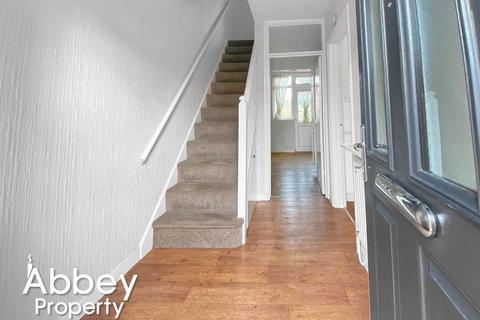 3 bedroom detached house to rent, Hart Lane, Luton, LU2