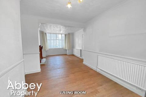3 bedroom detached house to rent, Hart Lane, Luton, LU2