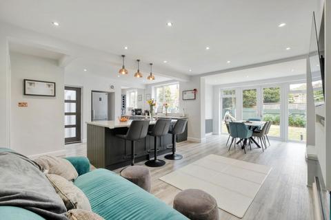 108 Buryfield Road, Solihull, B91 2DP