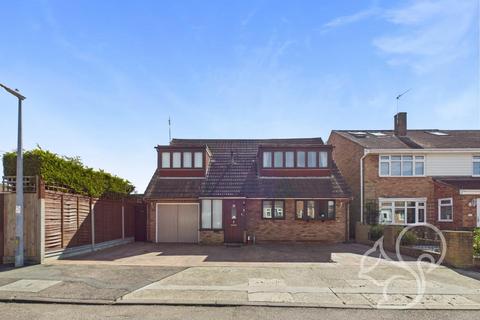 3 bedroom detached house for sale, Blenheim Drive, Colchester