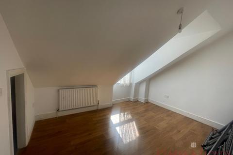 undefined, London E13
