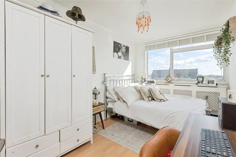 1 Fairview Drive, Higham, Rochester, ME3 7BG