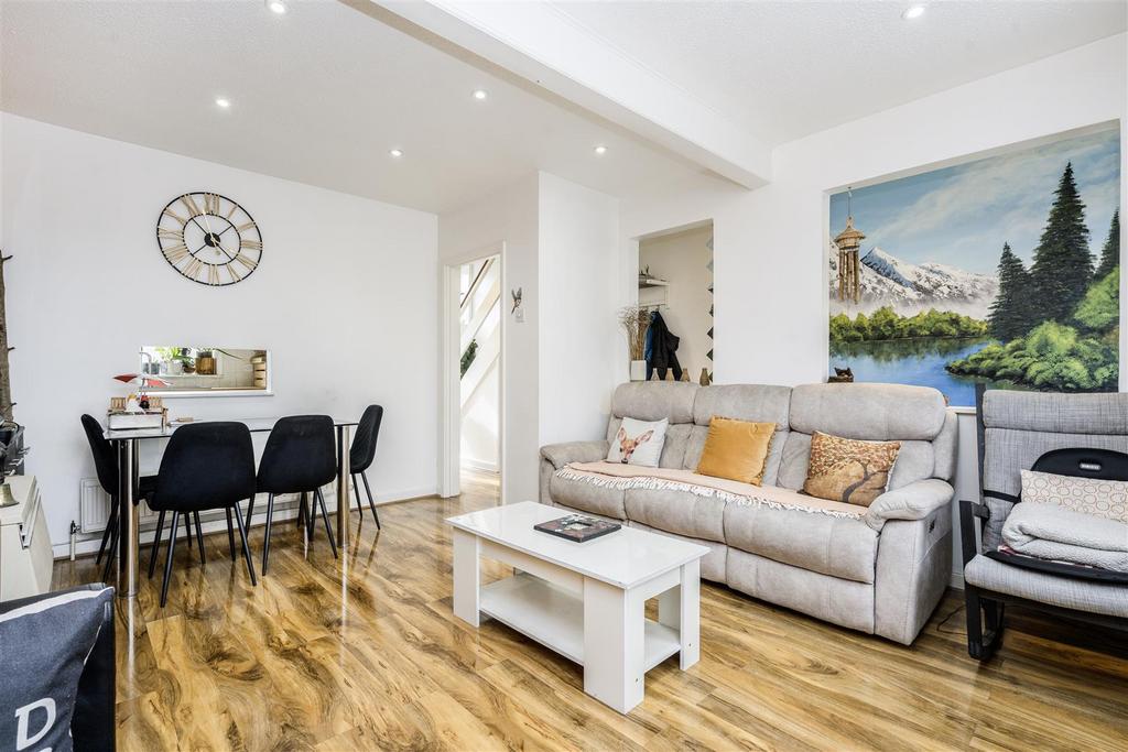 Davidson Frost-Wellings, DFW, Kenmore Road, Living
