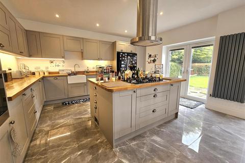 4 bedroom detached house for sale, Bridge Field Court, Stroud Road, Gloucester