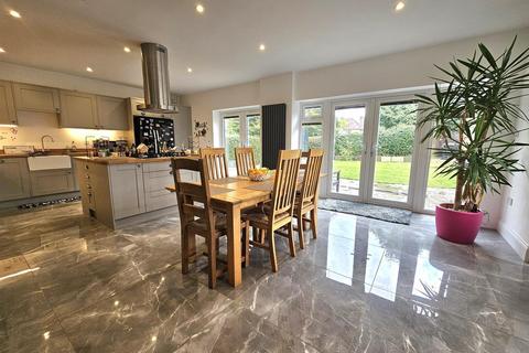 4 bedroom detached house for sale, Bridge Field Court, Stroud Road, Gloucester