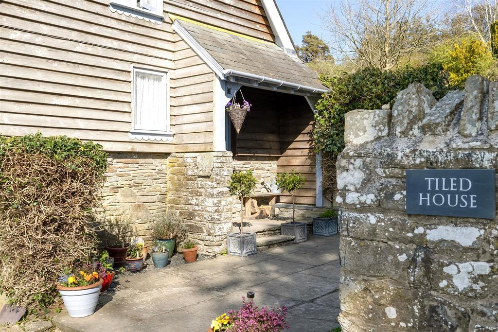 1024 Tiled House-29.jpeg