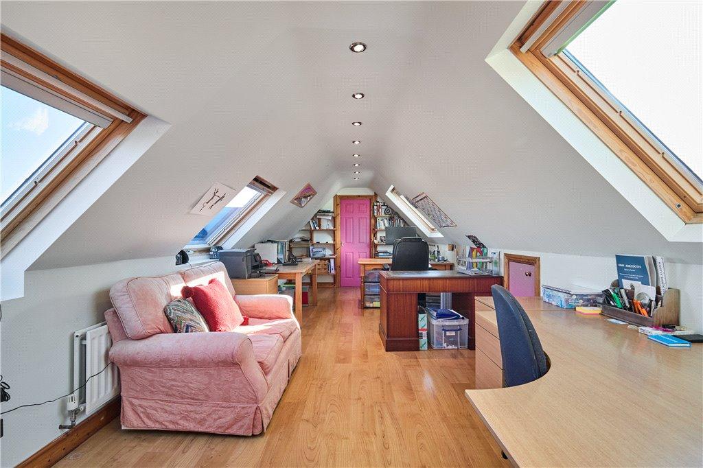 Bedroom/Office
