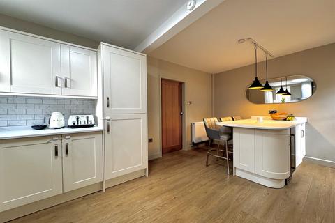 2 bedroom semi-detached house for sale, Springwood Avenue, Knutsford