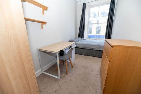 undefined, 0839L Leven Street, Edinburgh, EH3 9LG