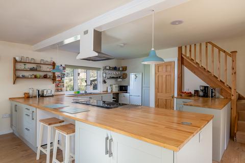 4 bedroom detached house for sale, Horley Row, Horley, Surrey, RH6