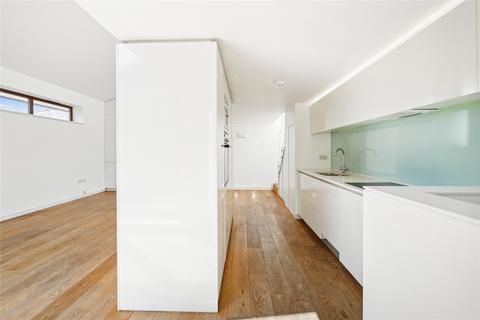 3 bedroom mews to rent, Zulu Mews, London, SW11