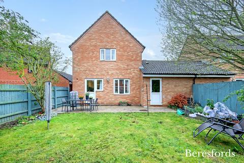 3 bedroom link detached house for sale, Pine Avenue, Dunmow, CM6