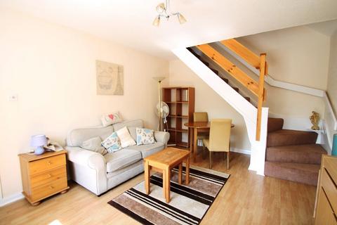 2 bedroom terraced house to rent, Philpots Close, West Drayton, UB7
