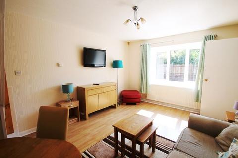 2 bedroom terraced house to rent, Philpots Close, West Drayton, UB7