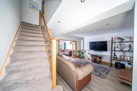 5 bedroom detached house for sale, Chase Side Drive, Rugeley