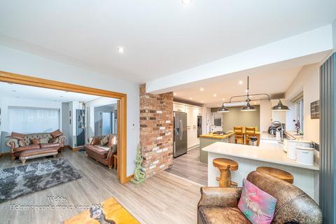 5 bedroom detached house for sale, Chase Side Drive, Rugeley