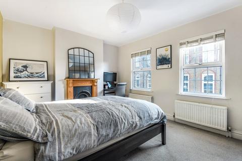 13 Randall Place, London, SE10 9LA