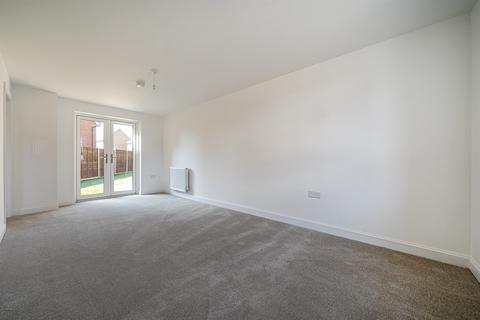 3 bedroom semi-detached house to rent, Sturry CT2