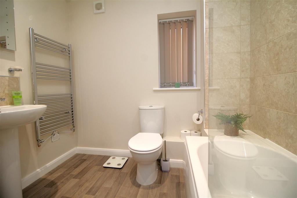 Bathroom 3.JPG