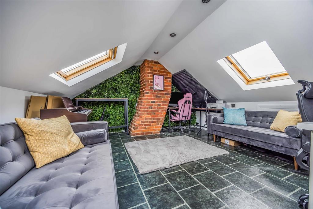 177 Hawthorn Crescent, Cosham-Small-Portico Marketi
