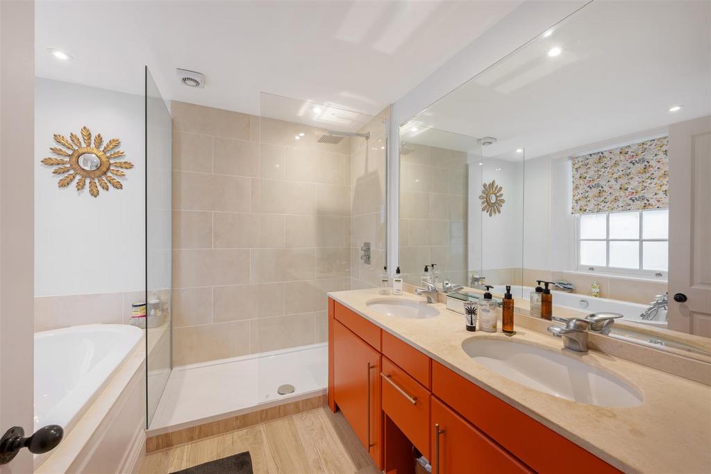 Flat 4, 54 Eaton Place Hi-17.jpg