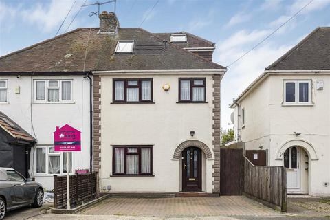 4 bedroom semi-detached house for sale, Charter Road, Cippenham