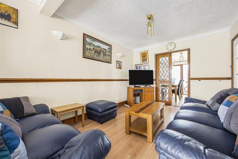 4 bedroom semi-detached house for sale, Charter Road, Cippenham
