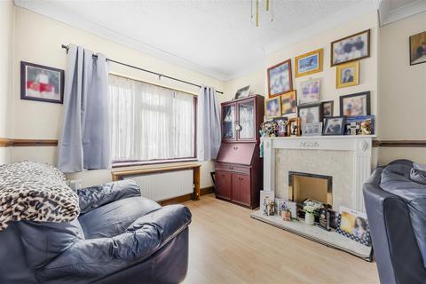 4 bedroom semi-detached house for sale, Charter Road, Cippenham