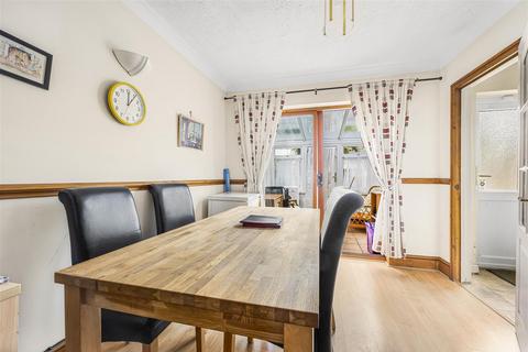 4 bedroom semi-detached house for sale, Charter Road, Cippenham