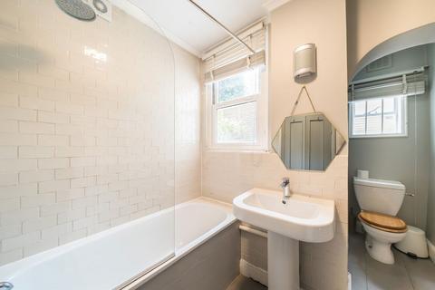 1 bedroom flat for sale, Chelsham Road, London SW4